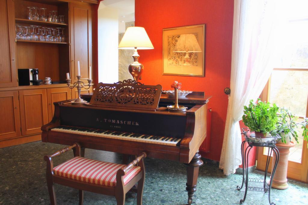Burghotel Ротенбург об дер Таубер Екстериор снимка